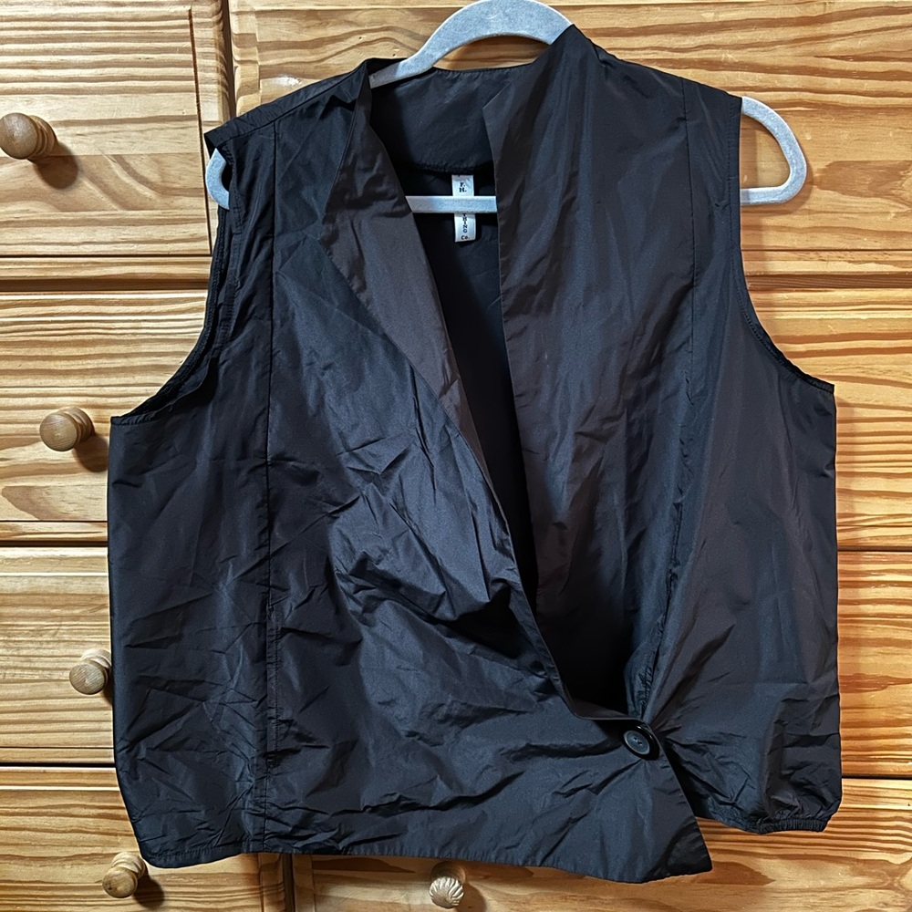 Elegant Black Sleeveless Vest